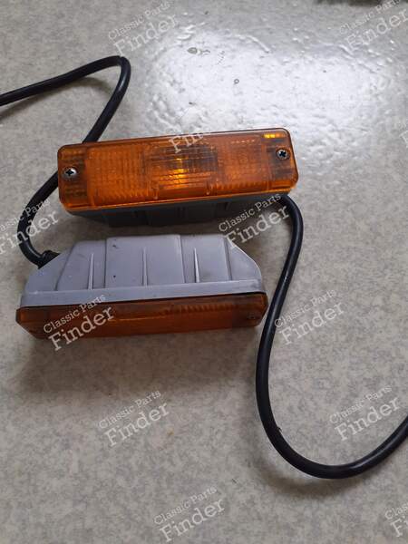 Blinker vorne rechts und links - VOLKSWAGEN (VW) Golf I / Rabbit / Caddy / Jetta - 171953049- 2