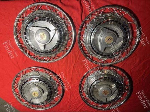 Ein Set zu 4 Radkappen mit Schmetterlingen - CITROËN DS / ID - 9