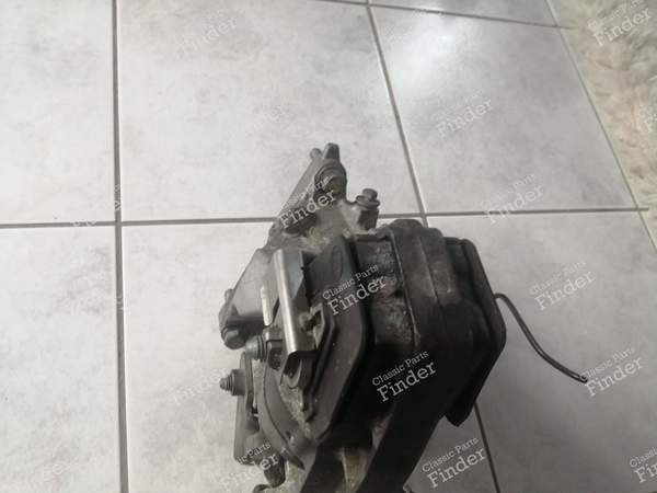 Support moteur fixé sur traverse avant - CITROËN C6 - 3