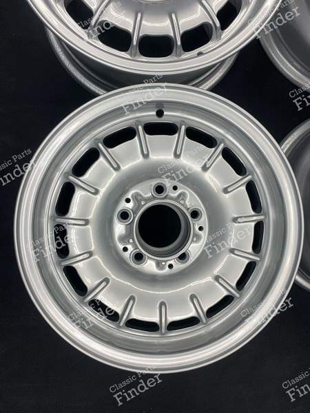 Original Baroque wheels for W108 6.5Jx14 ET30 1084001002 - MERCEDES BENZ W108 / W109 - 1084001002- 5