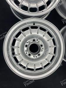 Original Baroque wheels for W108 6.5Jx14 ET30 1084001002 - MERCEDES BENZ W108 / W109 - 1084001002- thumb-5