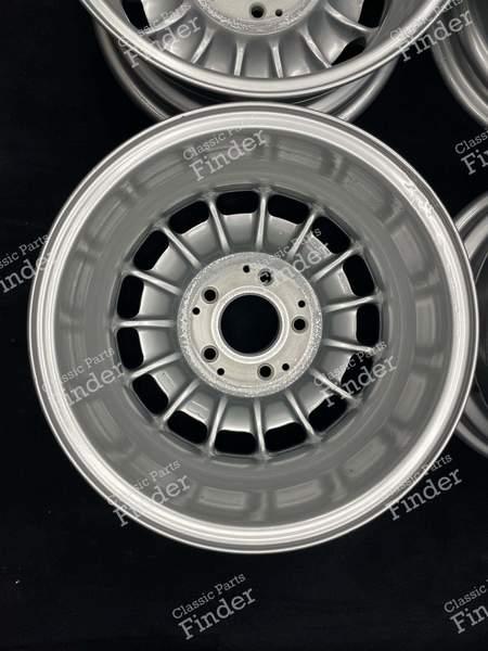 Jantes Baroque d'origine - 6.5Jx14 ET30 - MERCEDES BENZ W108 / W109 - 1084001002- 7