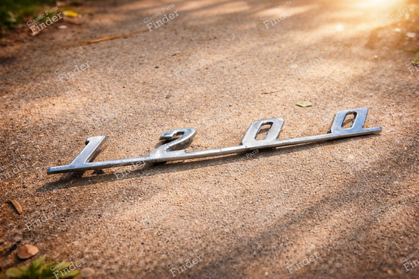 Emblème original Opel "1200 - OPEL Olympia Rekord P (P1) 