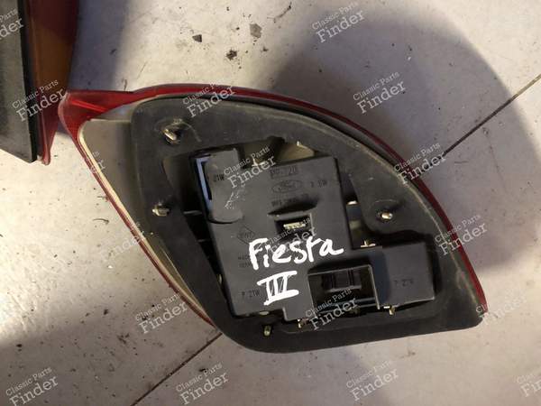 Right rear light - FORD Fiesta - 1044154 / 96FG13W004- 1