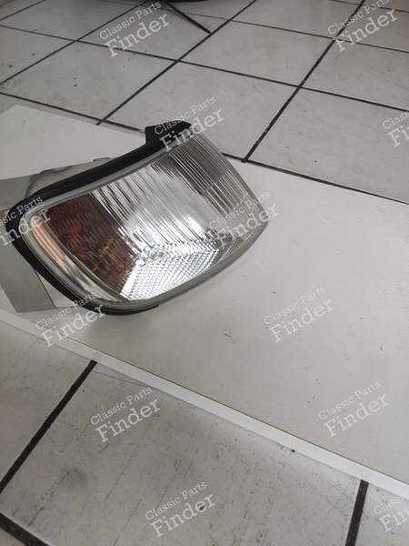 2 left and right front indicators - Phase 1 - RENAULT Safrane - 7700808309- 2