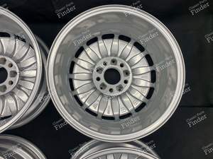 Original Mercedes W201 Gullideckel Alloy Wheels 6Jx15 ET49 - MERCEDES BENZ 190 (W201) - 2014001102- thumb-9