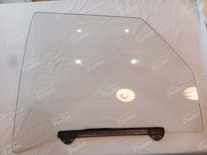 Glass window Front Right - MERCEDES BENZ /8 (W114 / W115)