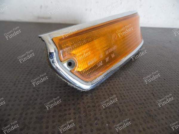 RIGHT FRONT TURN SIGNAL 63138454103 BMW SERIE 02 / E10 - BMW 1502 / 1602 / 1802 / 2002 / Touring (02-Serie) - 63138454103- 2