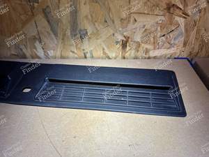 Lufteinlass der Motorhaube - VOLKSWAGEN (VW) Golf I / Rabbit / Caddy / Jetta - 0583G1- thumb-1