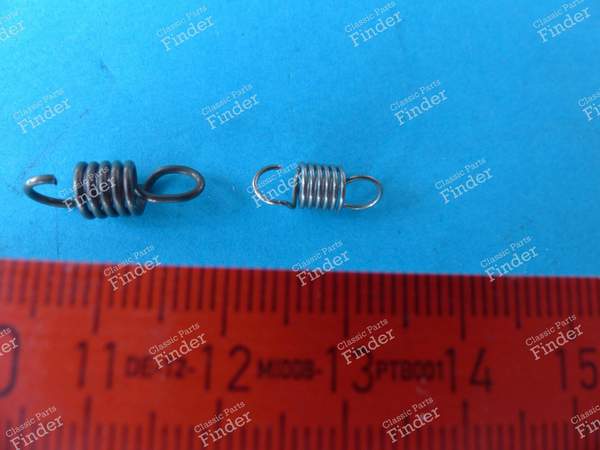 Spring for centrifugal force on Ducellier ignition distributor - for Gordini and Alpine 1300G and S - ALPINE A110 - 8704200 + 8704167- 1