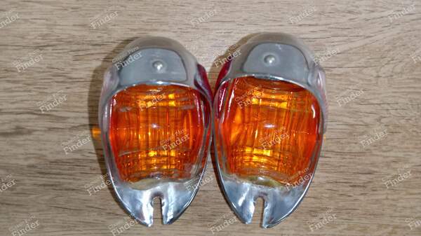 Paire de boîtiers pour feux de position latéraux et clignotants - MERCEDES BENZ W110 - K23239- 1