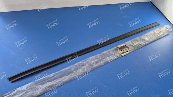 Right rear fender protector - station wagon version - PEUGEOT 305 - 8564.53- 0