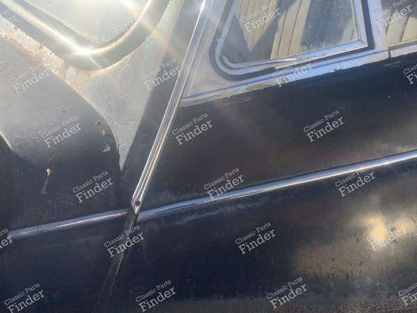 Chrome trim elements - DAIMLER Majestic Major - 6