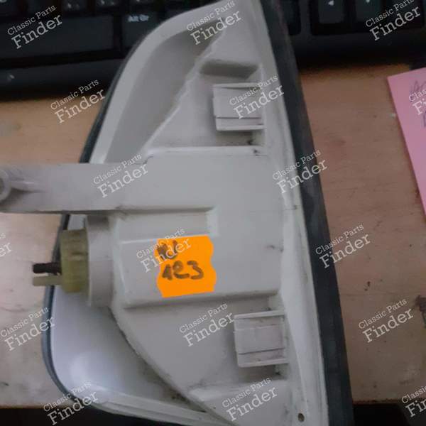 Left front turn signal - MERCEDES BENZ W123 - 2BA00311001- 1