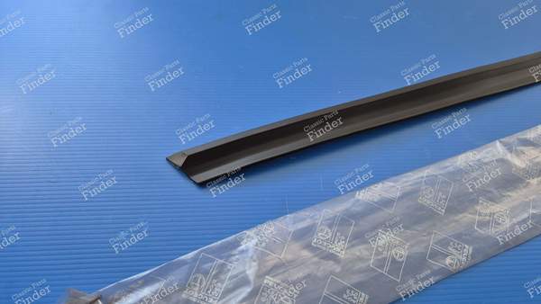 Right rear fender protector - station wagon version - PEUGEOT 305 - 8564.53- 1