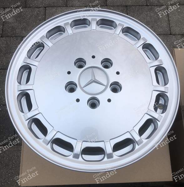 MERCEDES 'GULLIDECKEL' ORIGINAL WHEELS - W124/1244001802 - 6,5Jx15 ET49 - MERCEDES BENZ E (W124) - 124 400 18 02- 4