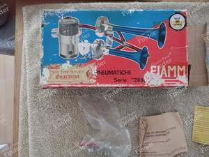 Klaxons électropneumatiques Fiamm série 2000 (DGM 5857 KA) avec boîtier et compresseur - FERRARI 308 / 208 / 328 - thumb-7
