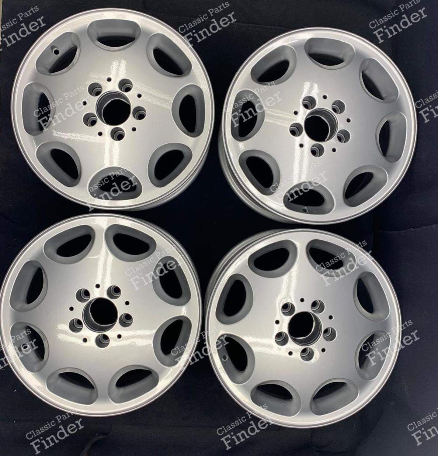 ルル Original Mercedes Eight Holes Alloy Wheels - 7.5Jx16 ET51