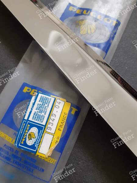 Enjoliveur de montant de porte - PEUGEOT 304 - 934904- 0