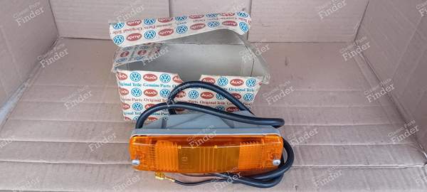 Orange front turn signal (from 08/1974) - VOLKSWAGEN (VW) Käfer / Beetle / Coccinelle / Maggiolino / Escarabajo - 111 953 055- 1