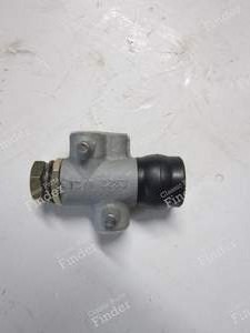 BRAKE DISTRIBUTOR - 1965-1975 - PEUGEOT J9 - 4861.02- thumb-1
