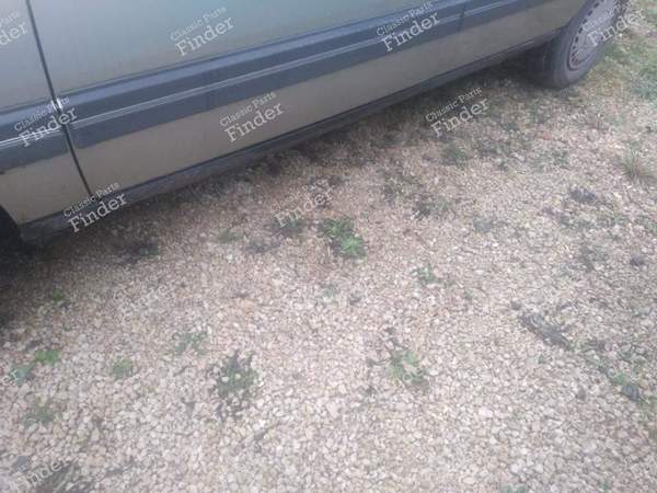 Uhr + 4 Radkappen + Rechter Schweller - RENAULT 21 (R21) - 2