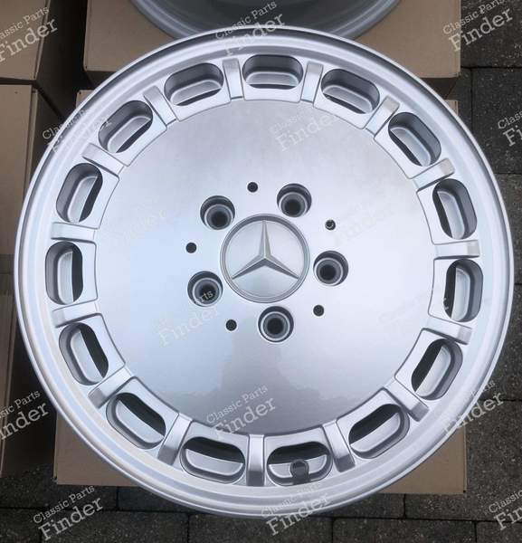 MERCEDES 'GULLIDECKEL' ORIGINAL WHEELS - W124/1244001802 - 6,5Jx15 ET49 - MERCEDES BENZ E (W124) - 124 400 18 02- 2