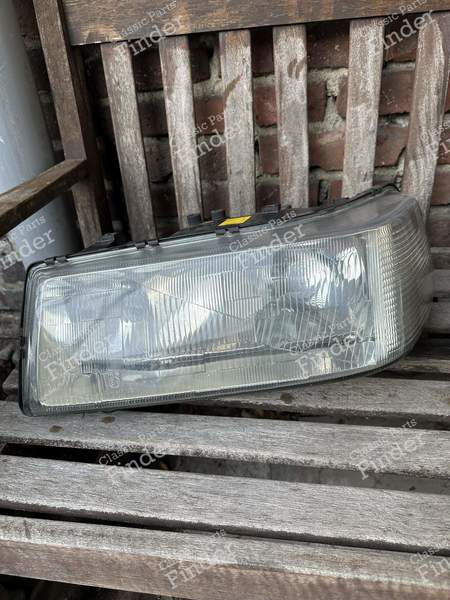 Headlight left - AUDI V8 (D11/4C) - 1305235129 (L)- 2