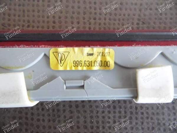 3ème FEU ARRIERE DE STOP - PORSCHE 911 (996) - 301.207 / 99663105000- 8