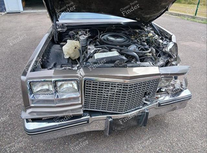Komplettes Fahrzeug zur Restaurierung oder als Ersatzteilspender - BUICK Riviera - thumb-1