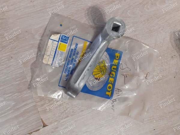 Poignée de porte arrière droite - PEUGEOT J7 - 9116.35- 2