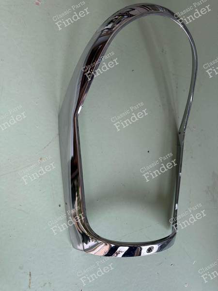 HEADLIGHT COVER - MERCEDES BENZ W111 / W112 (Heckflosse) - 1305542029- 1