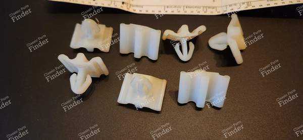 Clips de moulure / baguette - AUDI 100 (C1) - 803-807-249- 0