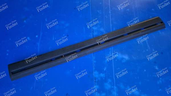 Protective strip for right-hand door extension - GTI, Gentry and cabriolet versions - PEUGEOT 205 - 0