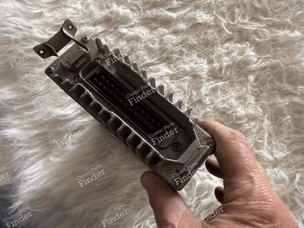Unité de commande moteur (ECU) - V8 500 SE et SEC - MERCEDES BENZ S (W126) - 0280800122 / 0045450632- 1