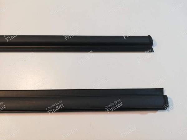 Left and right front lower door trim - BMW 5 (E34) - 3