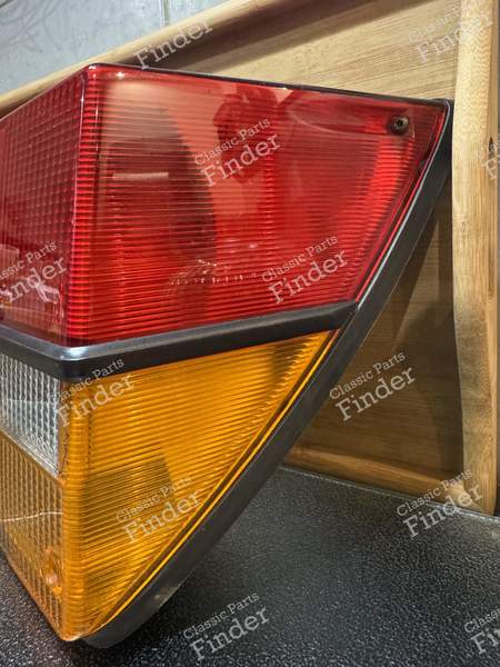 Taillight assembly - SAAB 900 - 208891- 4