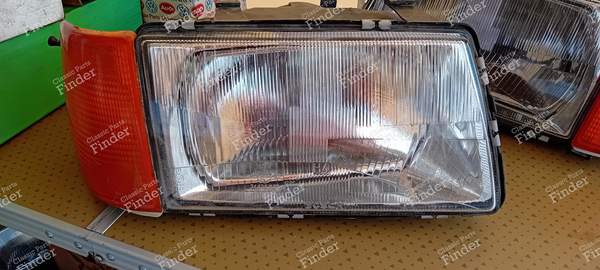 Headlights - AUDI 100 / 200 / 5000 (C3) - 1305620525 (R) / 1305620524 (L)- 1