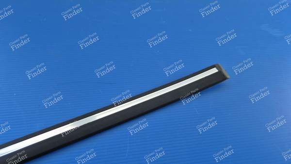 Kotflügelschutzleiste hinten links - Version Kombi - PEUGEOT 504 - 8563.64- 2