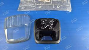 Logo / Tailgate Lock Emblem - PEUGEOT 306 - 8726L4- thumb-1
