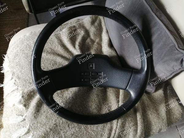 Black leather steering wheel with radio controls - CITROËN XM - 1