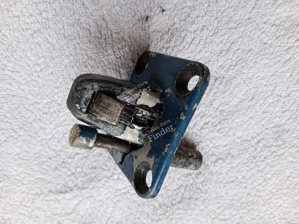 Haubenschloss - MERCEDES BENZ /8 (W114 / W115) - A1108800860- 0