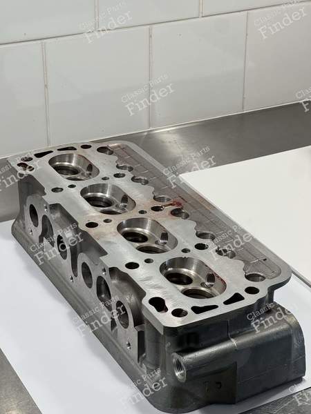 Cylinder Head - SIMCA 900 / Simc'4 / 1000 / 1005 / 1006 / 1118 /Abarth 1150 - 28885 / 24360- 0