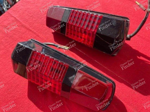 Two brand new rear lights for ID DS 19 or 21 CONFORT - CITROËN DS / ID - 578 / DM 544-02- 2