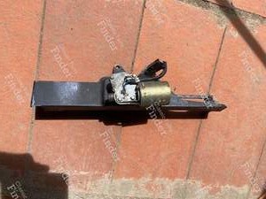 Scheibenwischermotor auf seiner Halterung - CITROËN 2CV