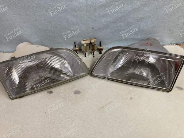 Left and right headlight optics - CITROËN AX - 203467052 (L) / A01057D (R)- 0