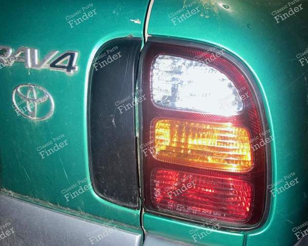 Rechtes Rücklicht - TOYOTA RAV4 (XA10) - 42.18- 2