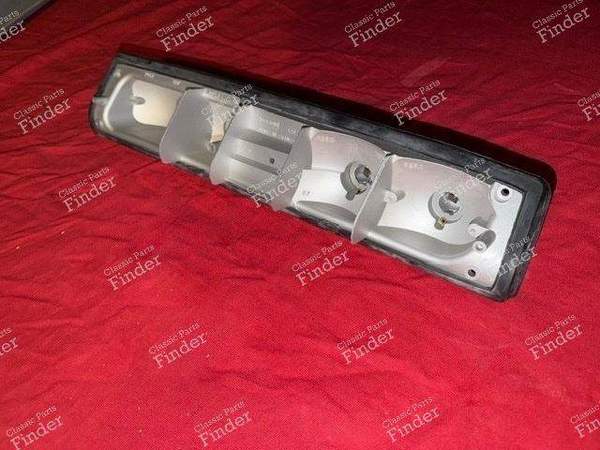 Socle de feu arrière droit - Phase 2 - RENAULT 15 / 17 (R15 - R17) - 120- 1