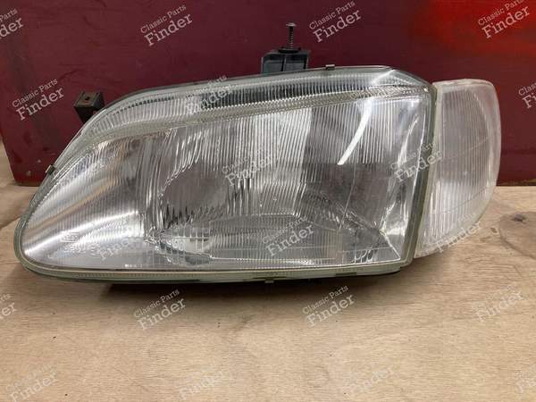 Optique de phare + Clignotant - RENAULT Mégane I - 085795- 0