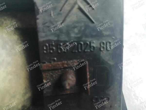 Rechter Nebelscheinwerferhalter – Phase 2 - CITROËN BX - 9563202580- 3